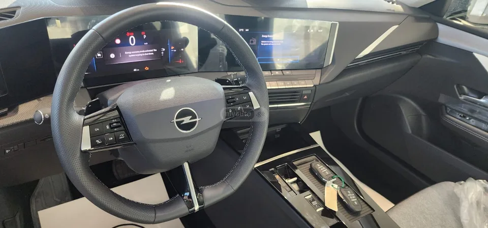 Opel Astra 2023 — миниатюра 4