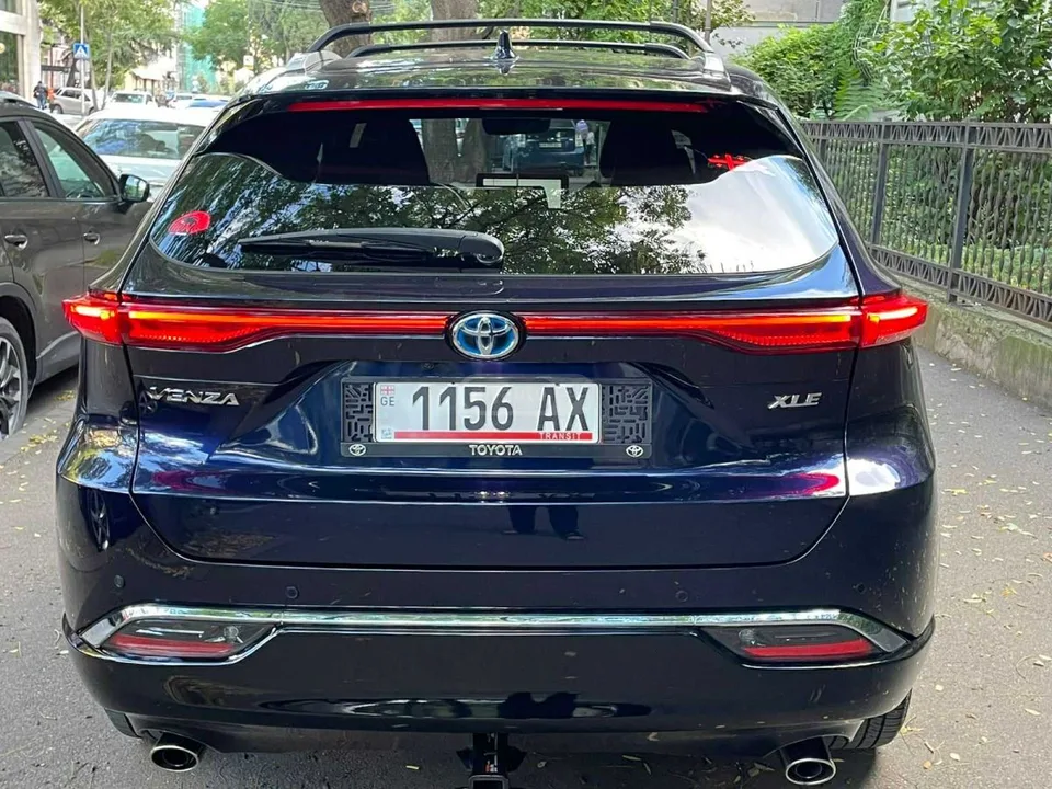 Toyota Venza Nightshade 4dr All-Wheel Drive 2023 — миниатюра 3