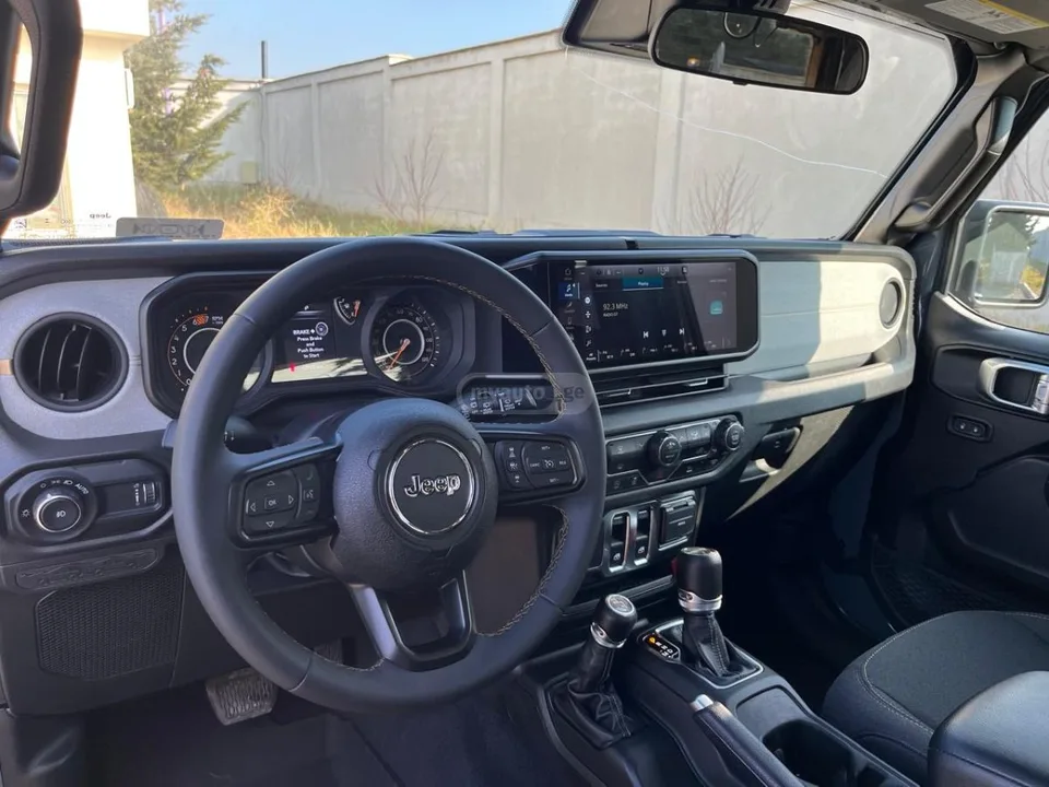 Jeep Wrangler Sport 2023 — миниатюра 5