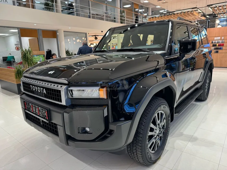 Toyota Land Cruiser Prado 2024 — миниатюра 2
