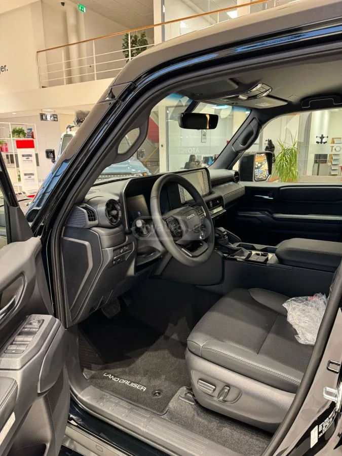 Toyota Land Cruiser Prado 2024 — миниатюра 3