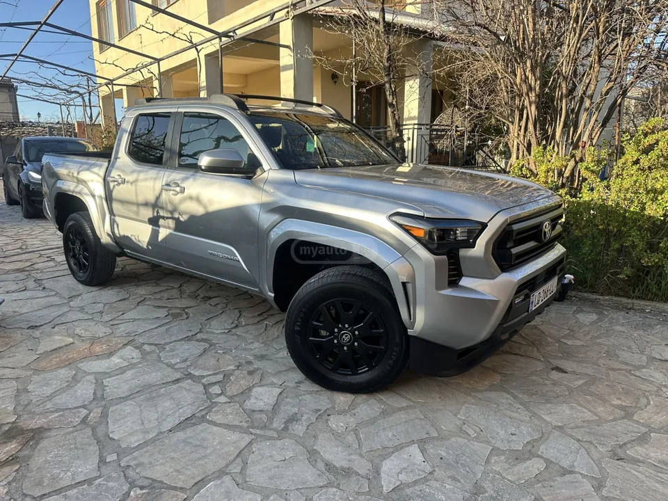 Toyota Tacoma Sr5 2024 — миниатюра 2