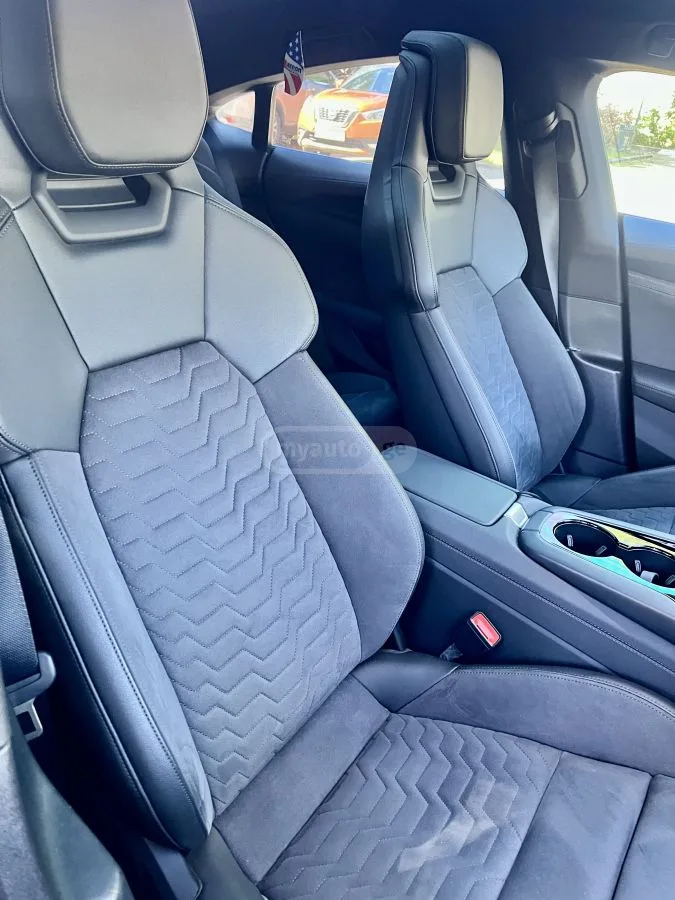 Audi E-Tron Premium 4dr All-Wheel Drive qu 2022 — миниатюра 3