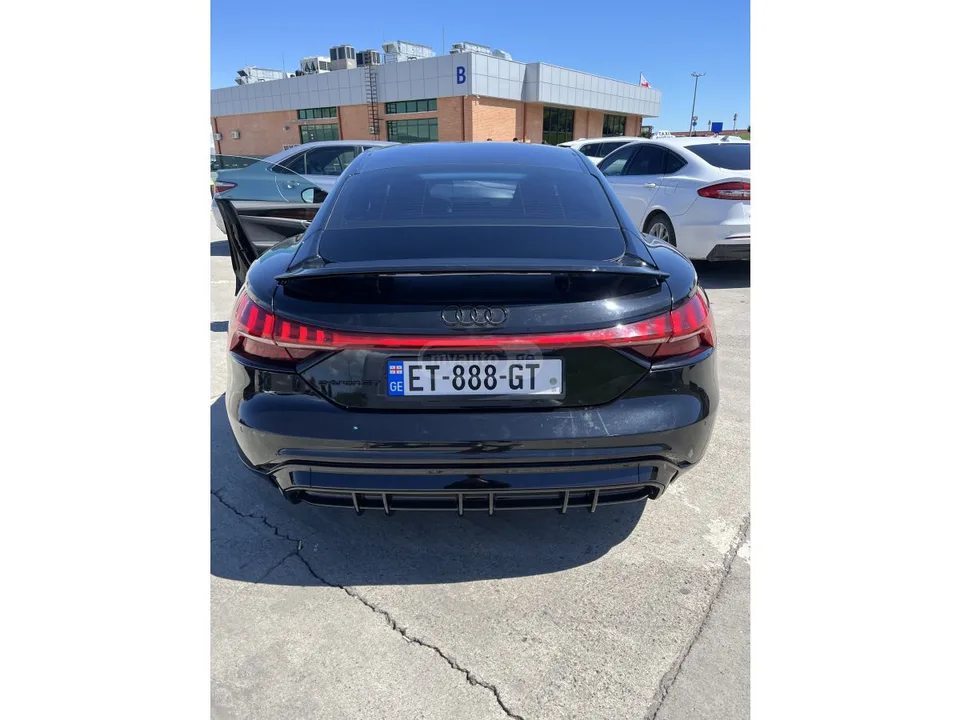 Audi E-Tron Premium 4dr All-Wheel Drive qu 2022 — миниатюра 4