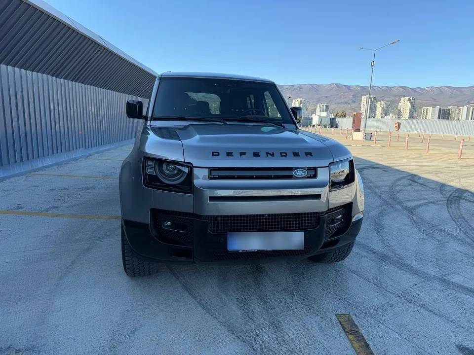 Land Rover Defender 110 HSE X-Dynamic 2024 — фото 1, купить с доставкой в Москву