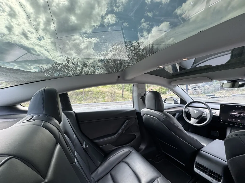Tesla Model 3 2022 — миниатюра 4