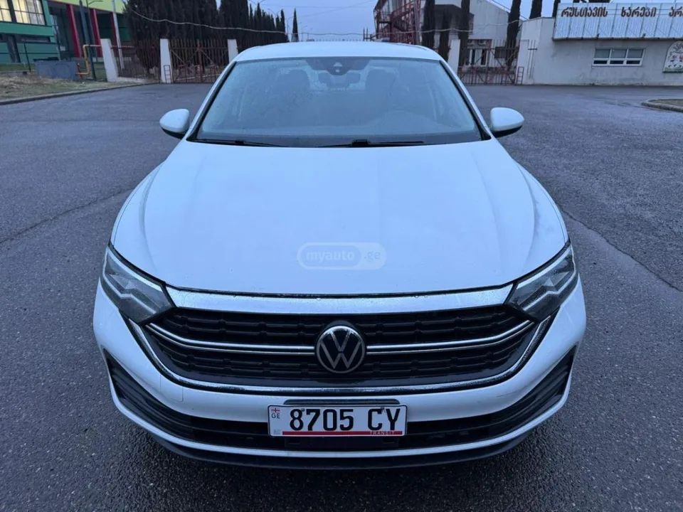 Volkswagen Jetta 2022 — фото 1, купить с доставкой в Москву