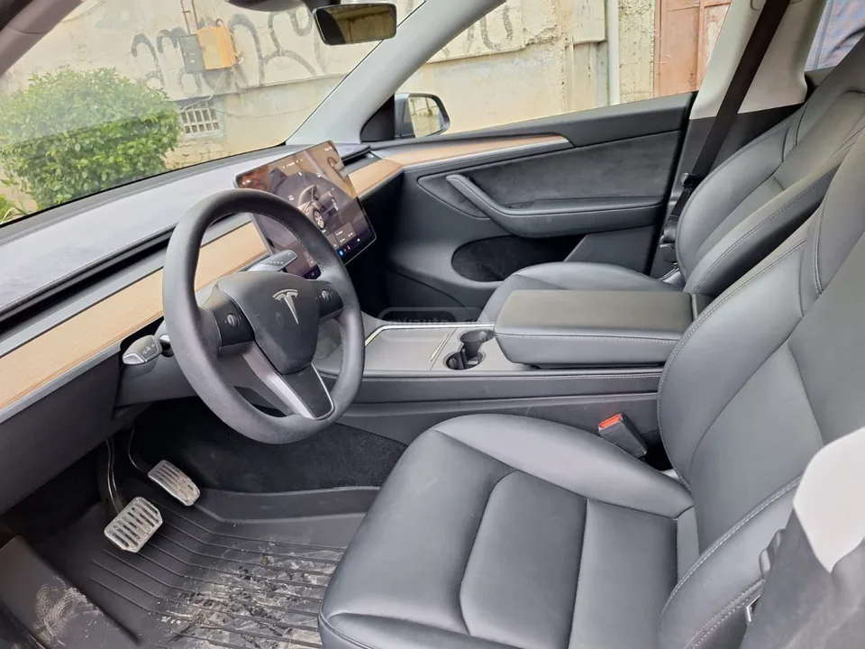 Tesla Model Y 2024 — миниатюра 3