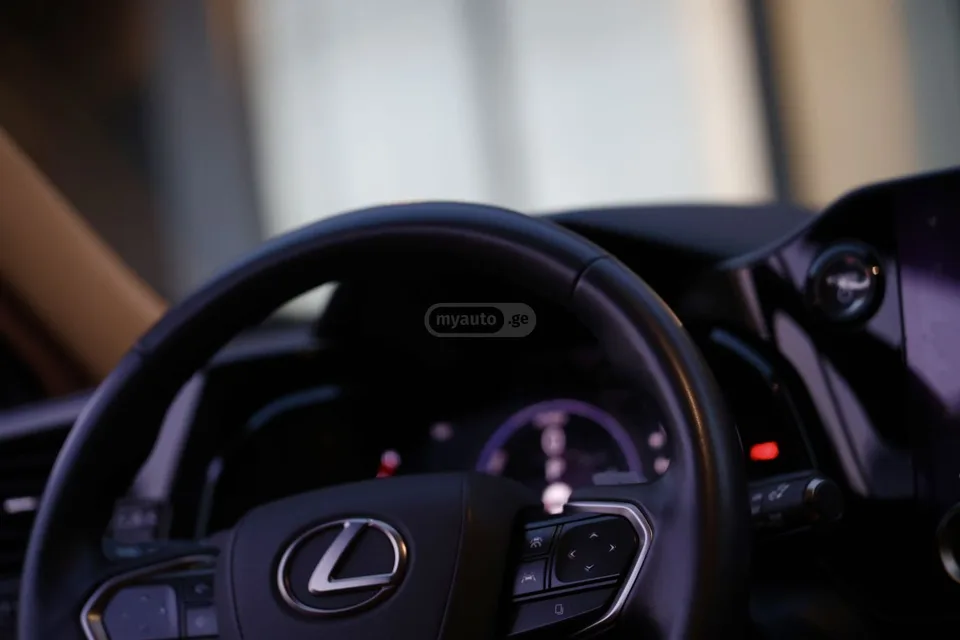 Lexus NX 350 Premium 4dr All-Wheel Drive Au 2023 — миниатюра 3
