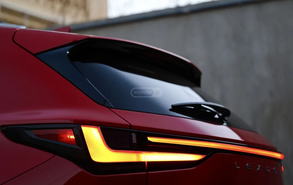 Lexus NX 350 Premium 4dr All-Wheel Drive Au 2023 — миниатюра 5