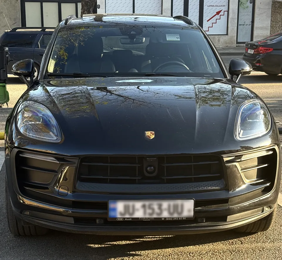 Porsche Macan 2022 — фото 1, купить с доставкой в Москву