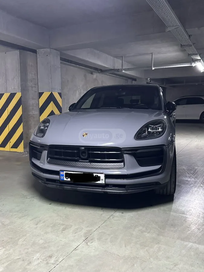 Porsche Macan 2022 — миниатюра 2