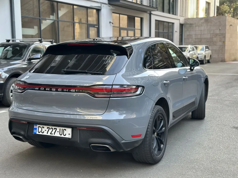 Porsche Macan 2022 — миниатюра 5
