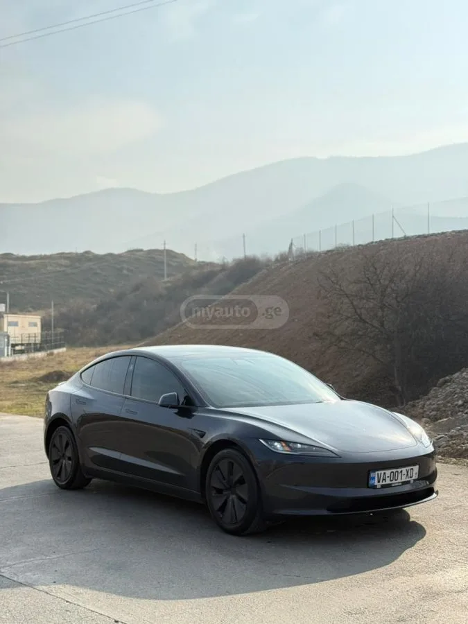 Tesla Model 3 zadni privod 2024 — фото 1, купить с доставкой в Москву
