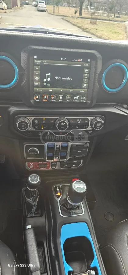 Jeep Wrangler Rubicon 4dr 4x4 Automatic 2022 — миниатюра 4