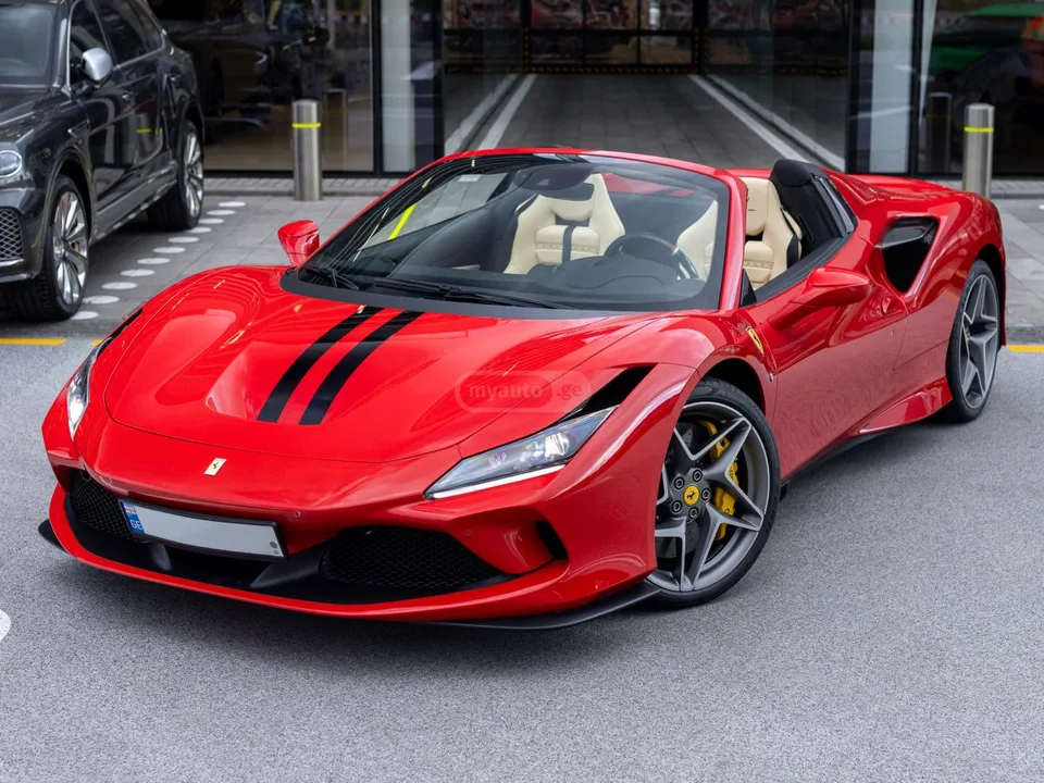 Ferrari F 8 Tributo 2023 — фото 1, купить с доставкой в Москву