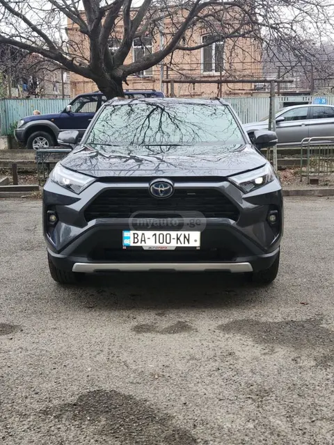 Toyota RAV 4 2024 купить в Москве
