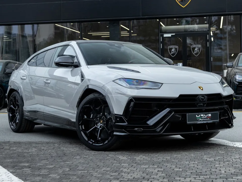 Lamborghini Urus Performante 2023 — фото 1, купить с доставкой в Москву