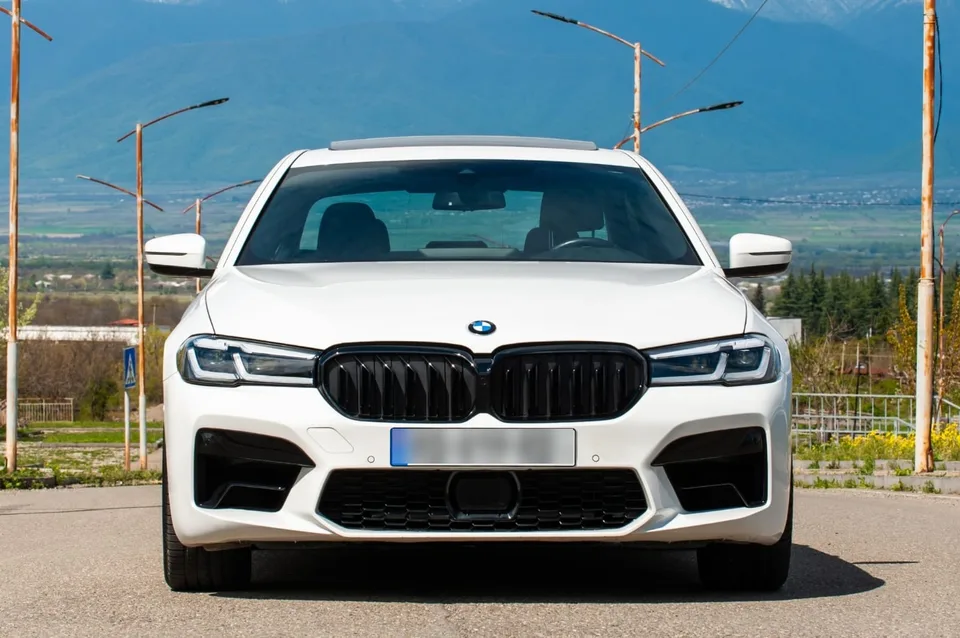 BMW 530 xDrive 4dr All-Wheel Drive Sed 2023 — миниатюра 4