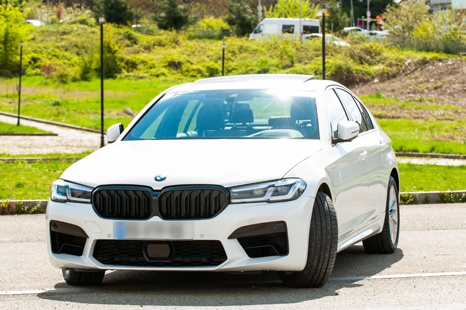 BMW 530 xDrive 4dr All-Wheel Drive Sed 2023 — фото 1, купить с доставкой в Москву