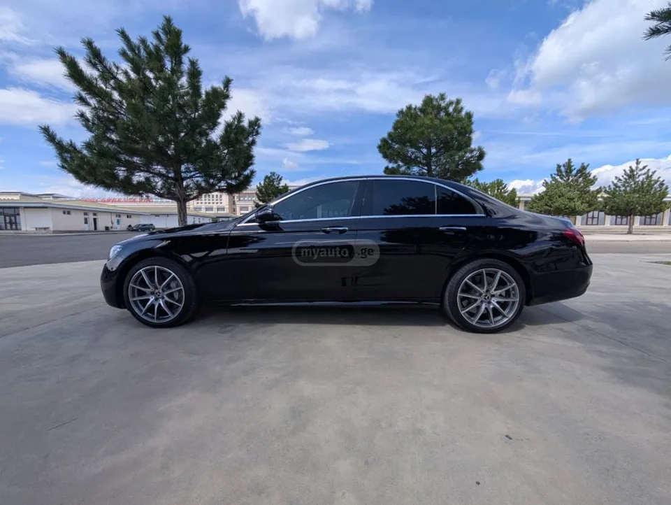 Mercedes-Benz E 450 2022 — миниатюра 3