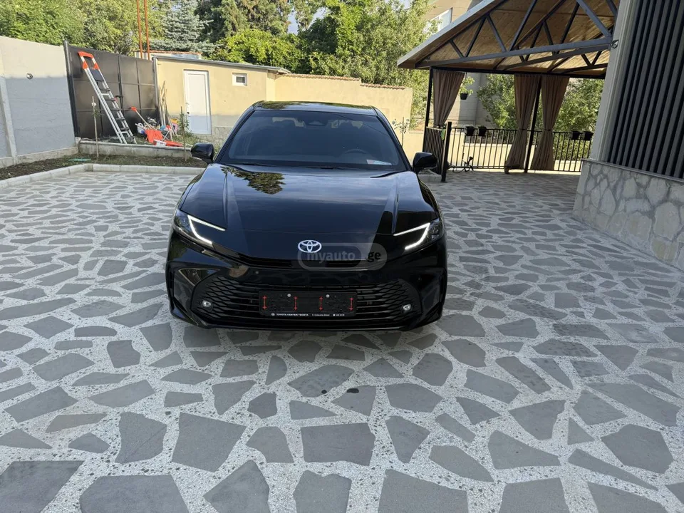 Toyota Camry 2025 — фото 1, купить с доставкой в Москву