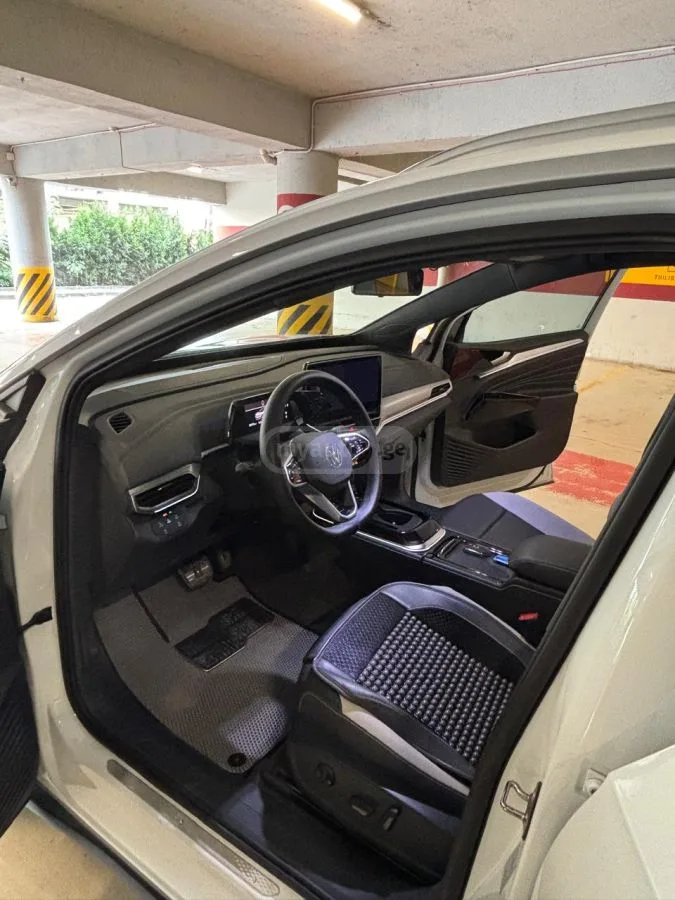 Volkswagen ID.4 Pure+ 2023 — миниатюра 2
