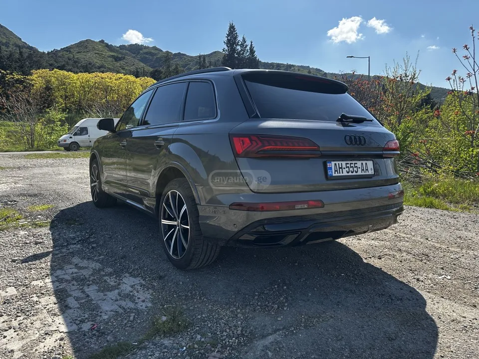 Audi Q7 55 Premium 4dr All-Wheel Drive 2023 — миниатюра 5