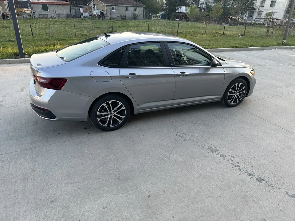 Volkswagen Jetta 2023 — миниатюра 4