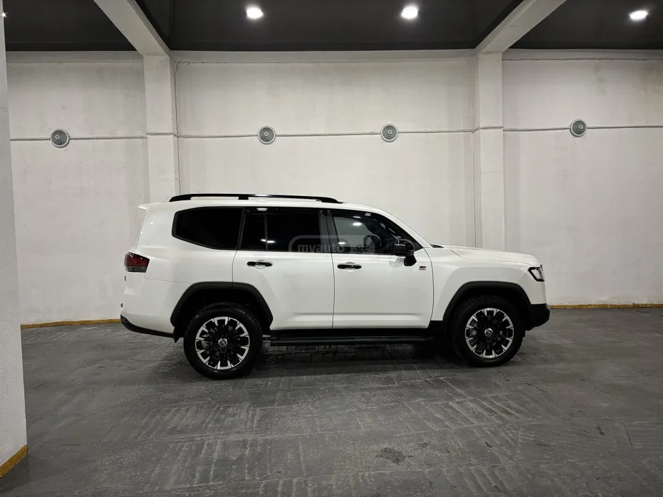 Toyota Land Cruiser GR SPORT 2022 — миниатюра 2