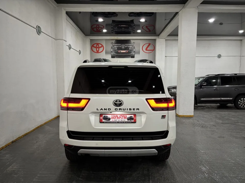 Toyota Land Cruiser GR SPORT 2022 — миниатюра 5