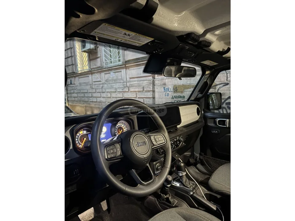 Jeep Wrangler Sahara 2dr 4x4 Automatic 2023 — миниатюра 4