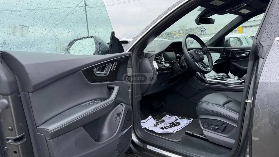 Audi Q8 2022 — миниатюра 3