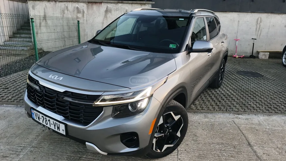 Kia Seltos 2023 — фото 1, купить с доставкой в Москву