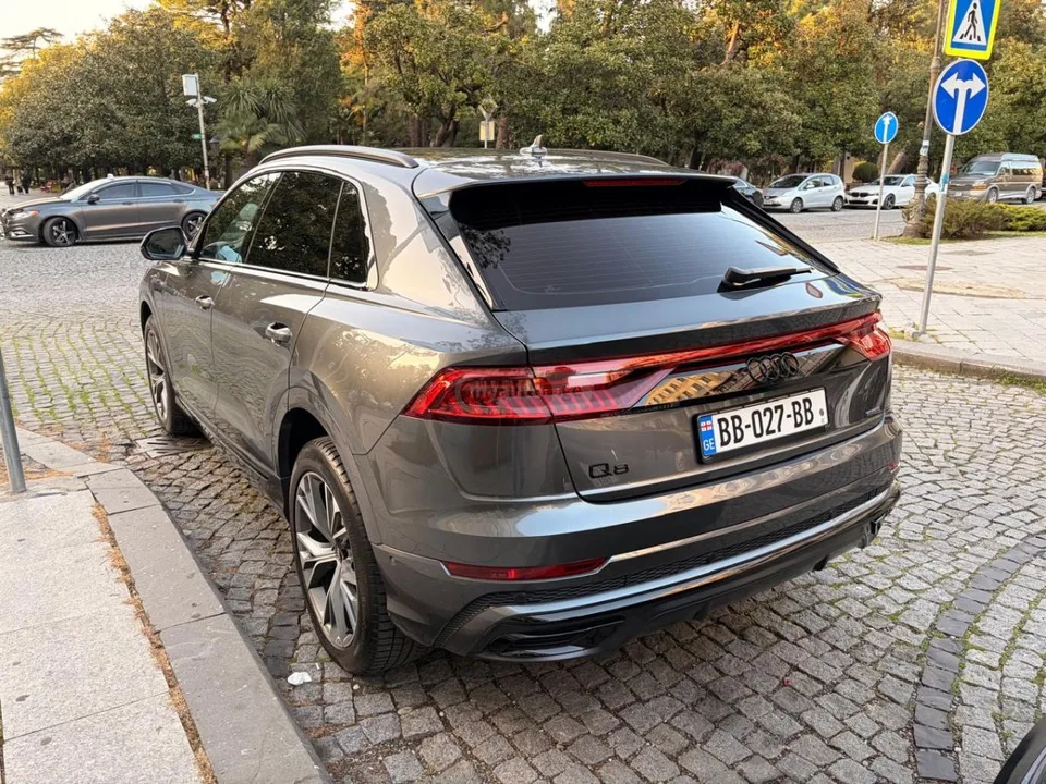 Audi Q8 2023 — миниатюра 3