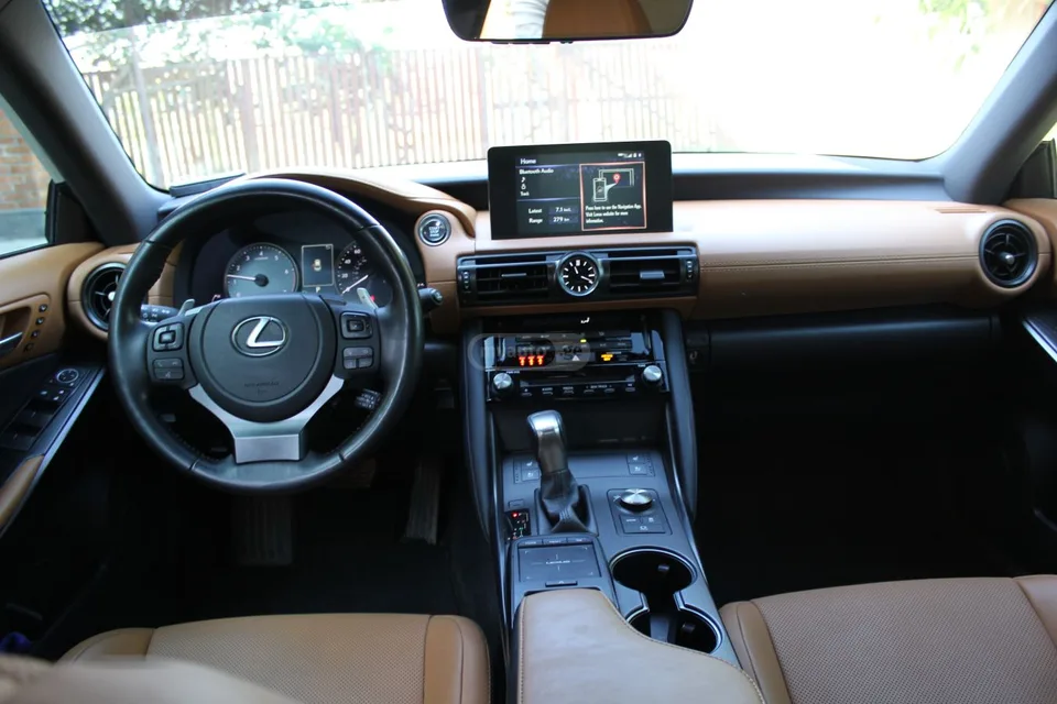 Lexus IS 300 Luxury 2023 — миниатюра 4