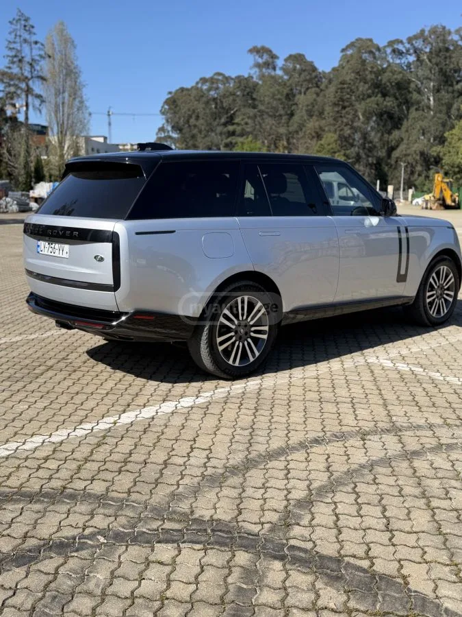 Land Rover Range Rover P400 SE 4dr All-Wheel Drive Au 2023 — миниатюра 4