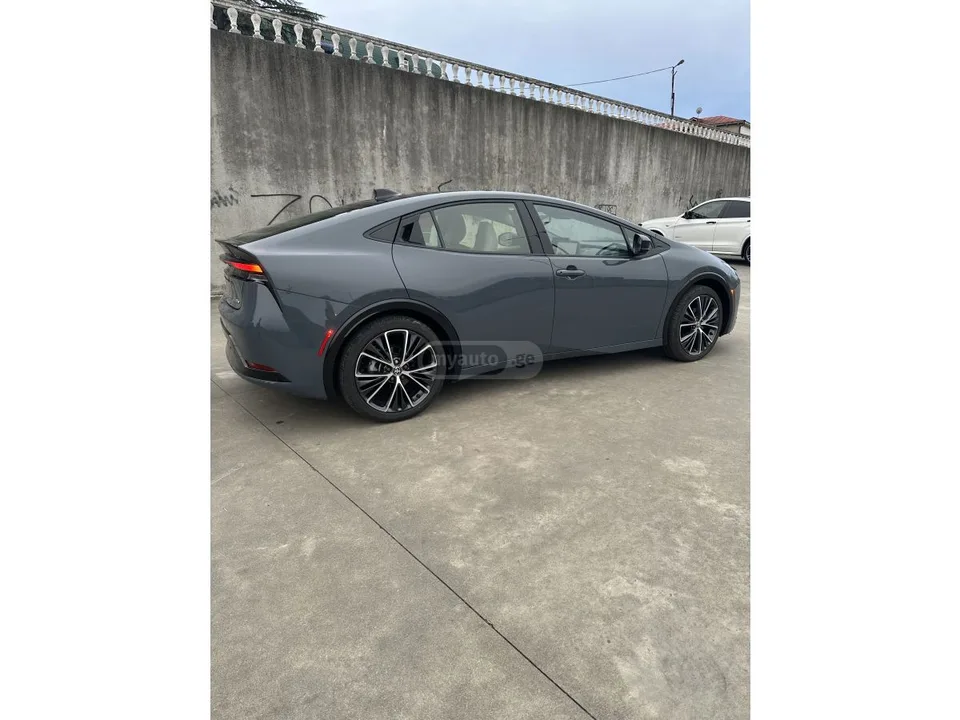 Toyota Prius 2024 — миниатюра 3