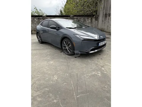 Toyota Prius 2024 купить в Москве