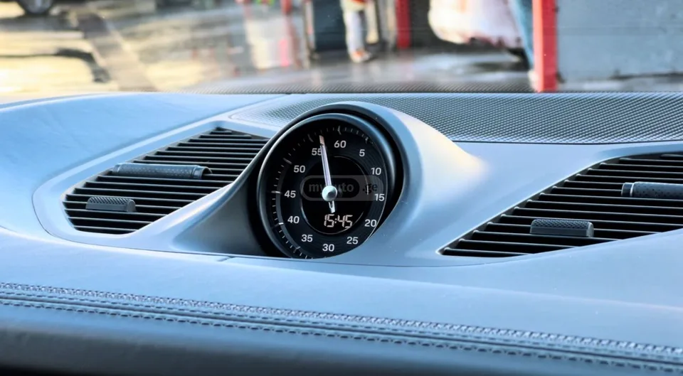 Porsche Cayenne 2023 — миниатюра 3