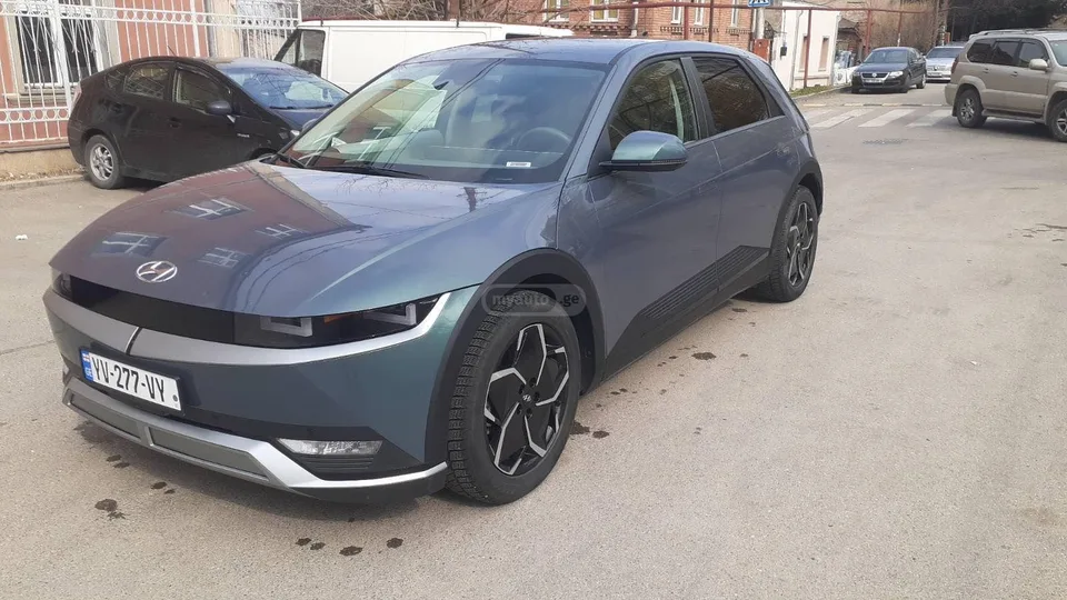 Chevrolet Bolt EV 2023 — миниатюра 2