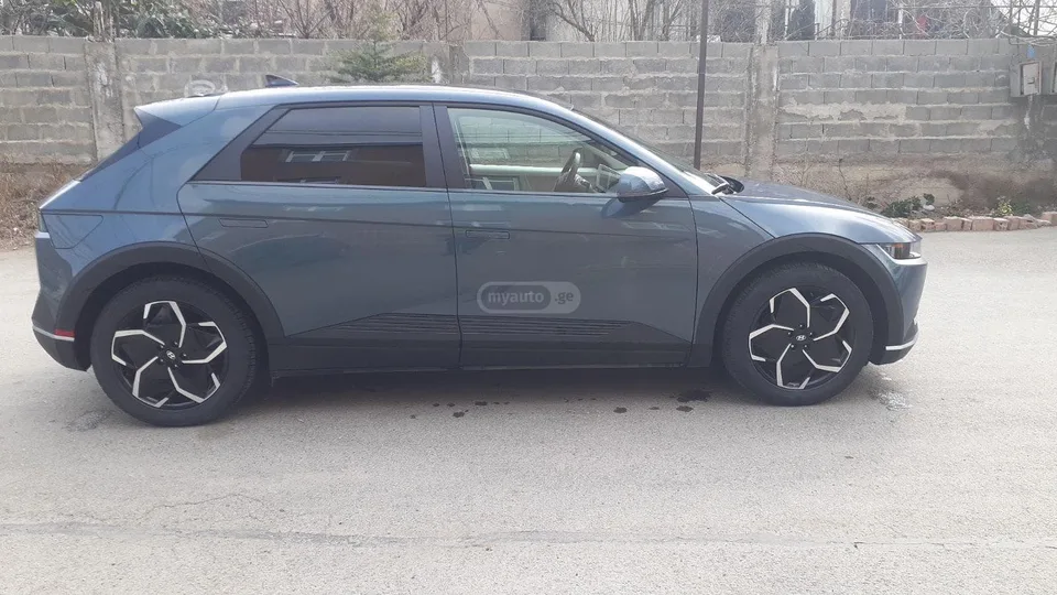Chevrolet Bolt EV 2023 — миниатюра 5