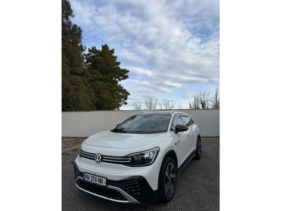 Volkswagen ID 6 Full 2023 — фото 1, купить с доставкой в Москву