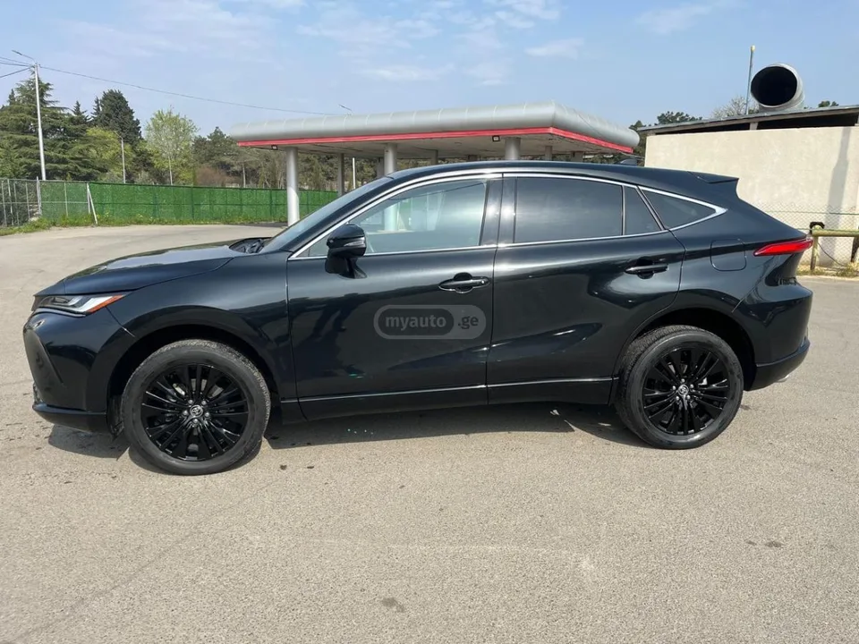 Toyota Venza Nightshade 4dr All-Wheel Drive 2023 — миниатюра 3