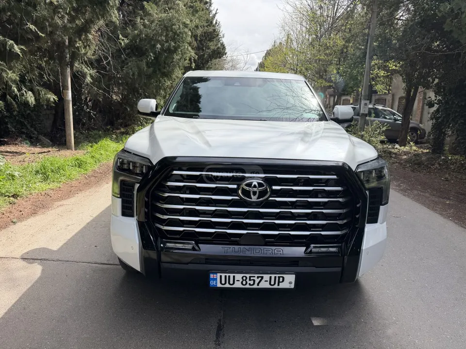 Toyota Tundra Platinum 3.5L V6 4x4 CrewMax 5 2022 — миниатюра 3