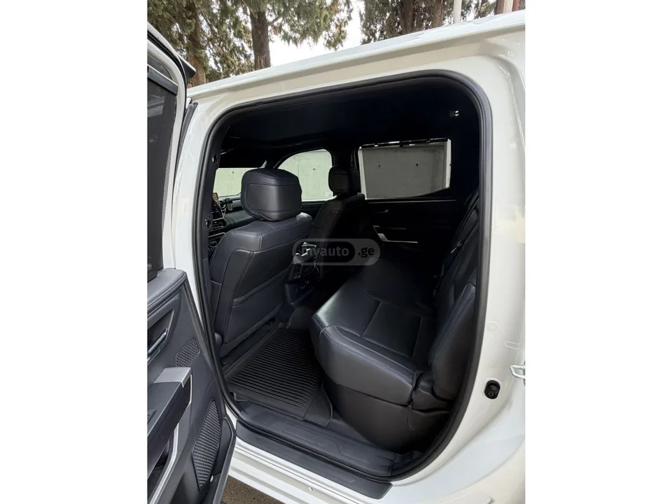 Toyota Tundra Platinum 3.5L V6 4x4 CrewMax 5 2022 — миниатюра 4