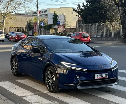 Toyota Prius 2023 buy in Moscow