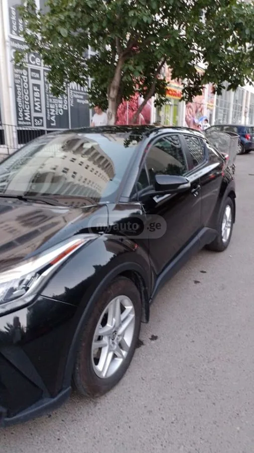 Toyota C-HR Nightshade 4dr Front-Wheel Dri 2022 — миниатюра 3