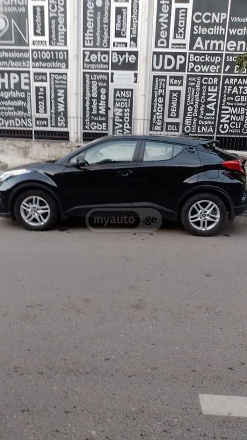 Toyota C-HR Nightshade 4dr Front-Wheel Dri 2022 — фото 1, купить с доставкой в Москву