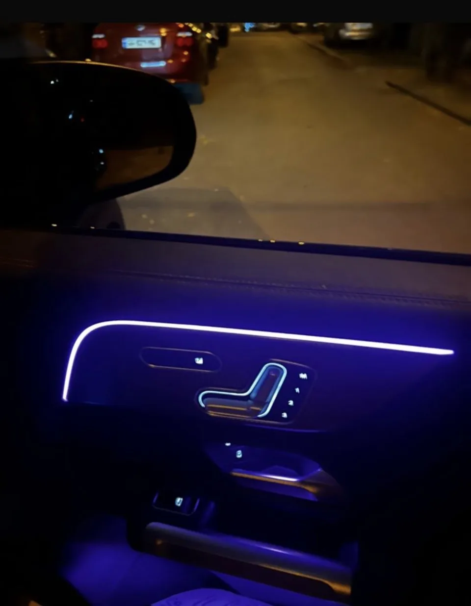 Mercedes-Benz EQB 300 2023 — миниатюра 4